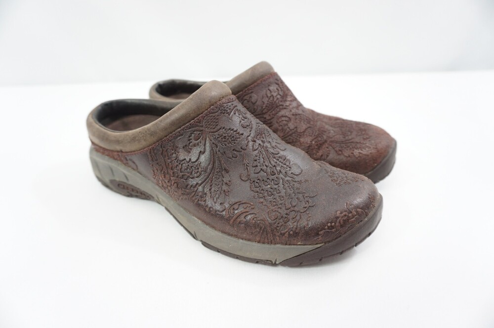 Merrell Women 6 M Used Encore Frill J69420 Brown Tooled Leather Slip-On Clogs